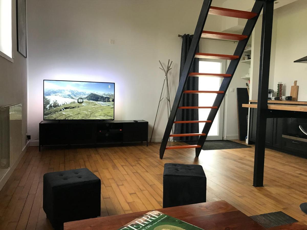 Studio - Mezzanine - Style Loft Industriel Brindas Bagian luar foto