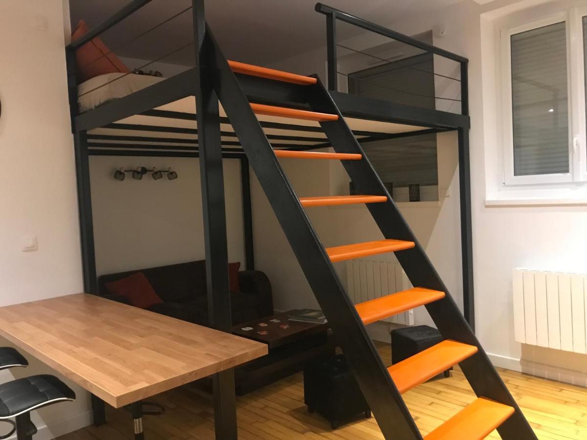 Studio - Mezzanine - Style Loft Industriel Brindas Bagian luar foto