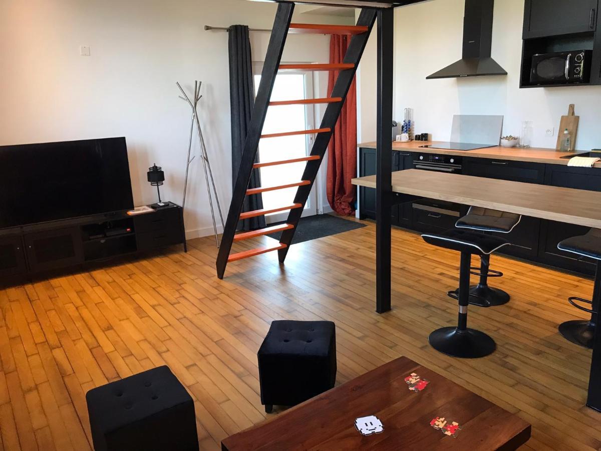 Studio - Mezzanine - Style Loft Industriel Brindas Bagian luar foto