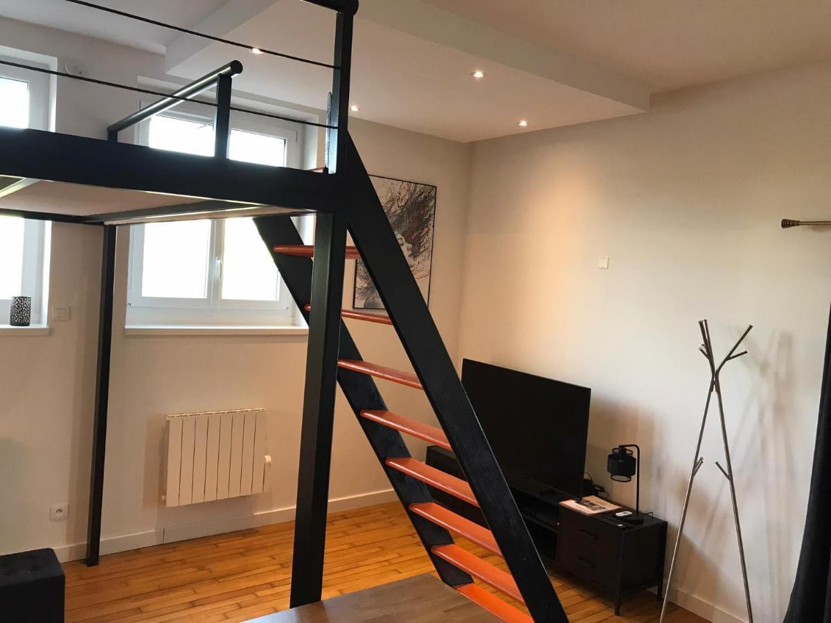 Studio - Mezzanine - Style Loft Industriel Brindas Bagian luar foto